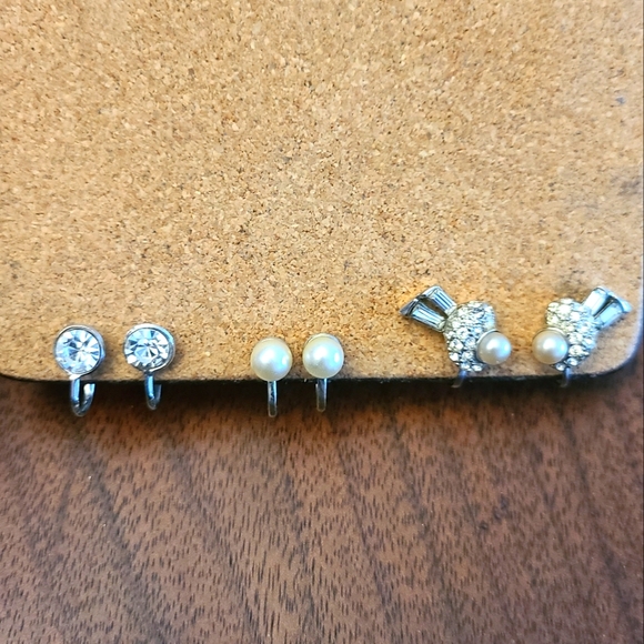 VTG trio screw-back earrings - Picture 2 of 2
